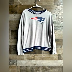 Women’s Patriots Crewneck Sweatshirt
